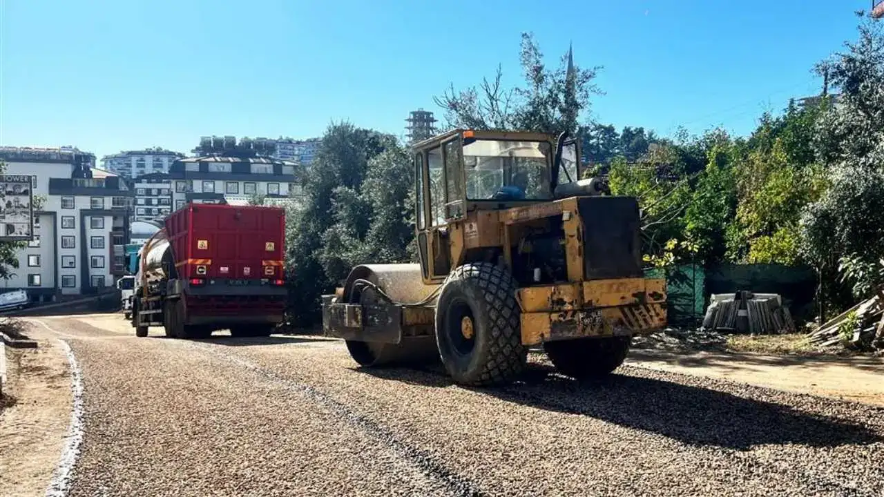 Alanya’da Yollara Konfor Dokunuşu: 3 Mahallede Eş Zamanlı Çalışma! 3